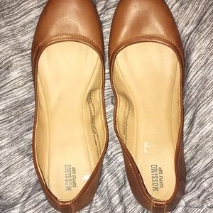 Tan flats